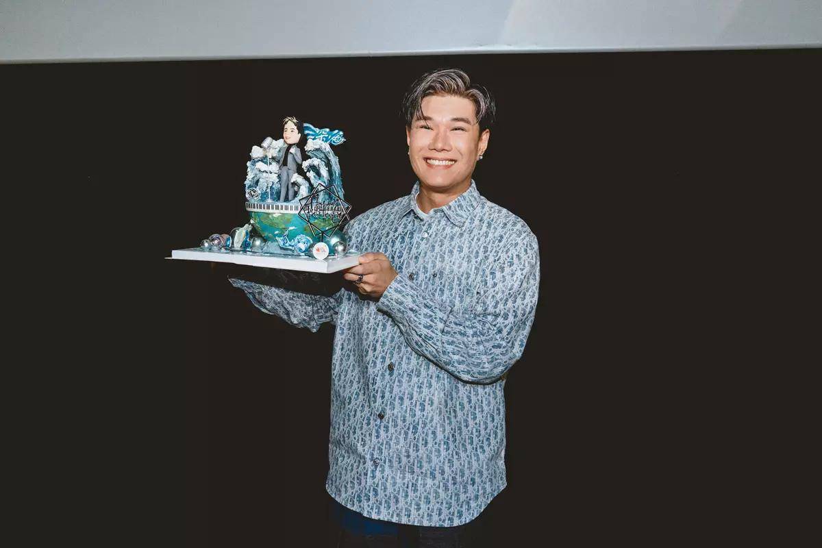 首发限量纯金收藏卡以专属心意回馈歌迷瓦力棋牌试玩《中声3》亚军张与辰全球(图2) 首发限量纯金收藏卡以专属心意回馈歌迷瓦力棋牌试玩《中声3》亚军张与辰全球(图2)